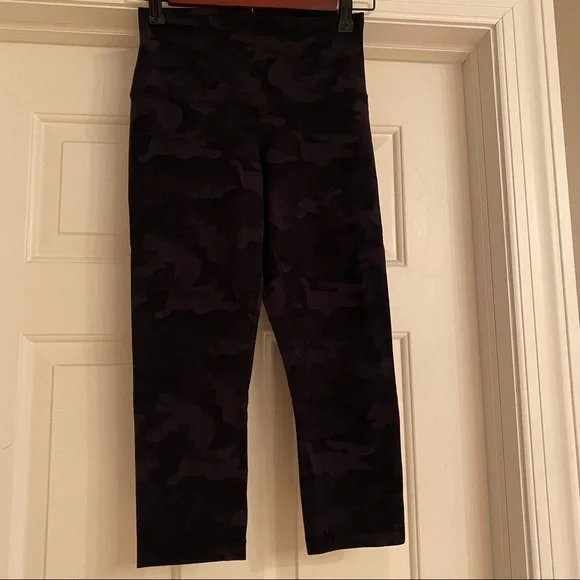 RARE Lululemon Wunder Under Crop Camo Leggings Roll Down Size 4 - Picture 3 of 11